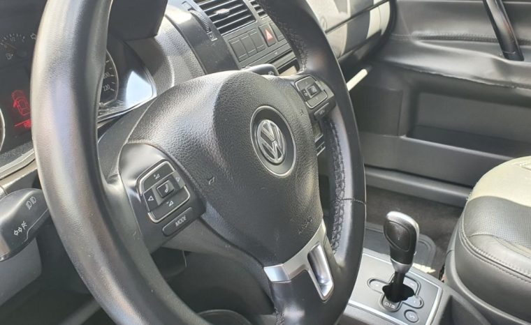 
								Volkswagen Polo Sedan Comfortline cheio									