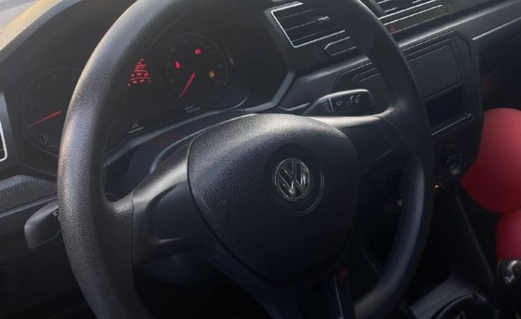 
								Volkswagen Voyage Mpi Totalflex cheio									