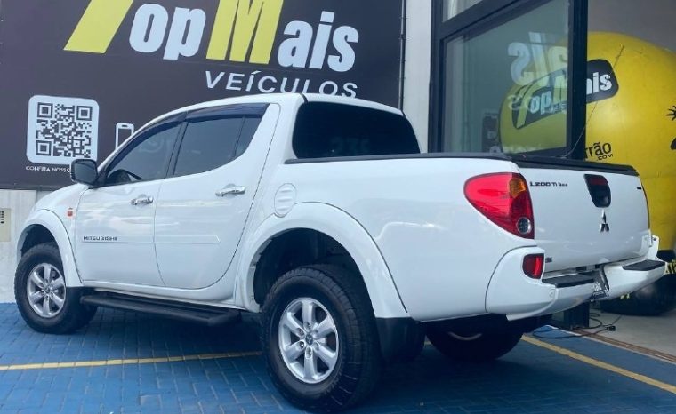 
								Mitsubishi L200 TRITON 2.4 HLS 4X2 CD 16V FLEX 4P MANUAL cheio									