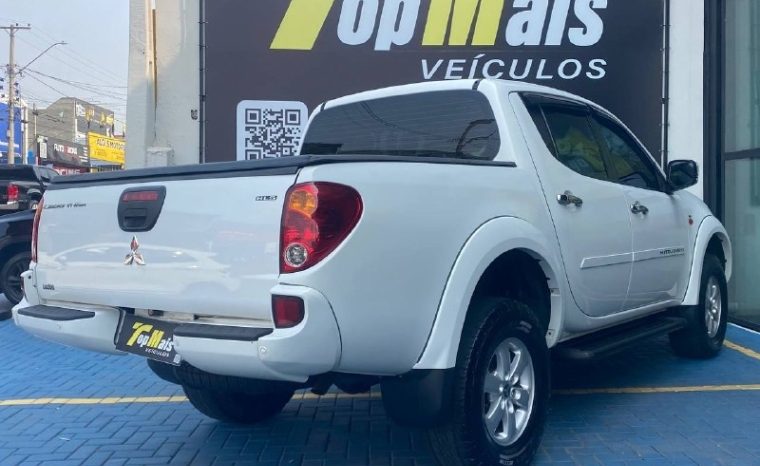 
								Mitsubishi L200 TRITON 2.4 HLS 4X2 CD 16V FLEX 4P MANUAL cheio									