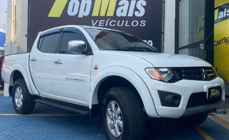 
								Mitsubishi L200 TRITON 2.4 HLS 4X2 CD 16V FLEX 4P MANUAL cheio									