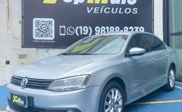 
								Volkswagen JETTA 2.0 COMFORTLINE FLEX 4P TIPTRONIC cheio									