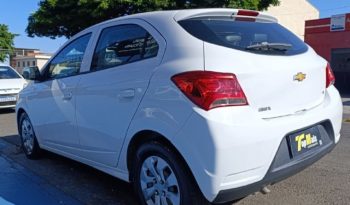 
									Chevrolet ONIX 1.0 MPFI LT 8V FLEX 4P MANUAL cheio								