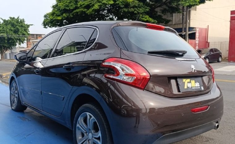 
								Peugeot 208 1.6 GRIFFE 16V FLEX 4P AUTOMÁTICO cheio									