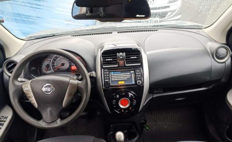 
								Nissan MARCH 1.6 SL 16V FLEX 4P MANUAL cheio									